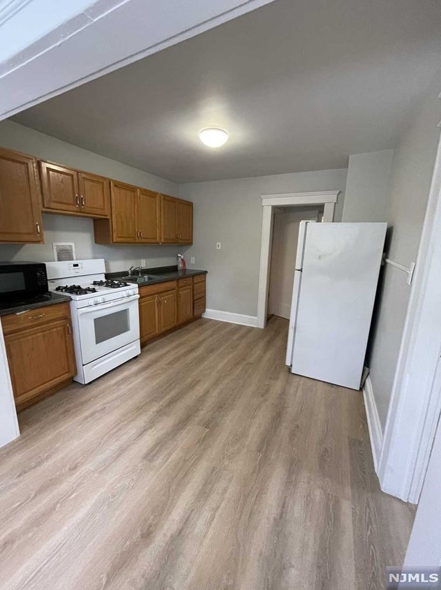 851 Main St #1, Hackensack, NJ 07601