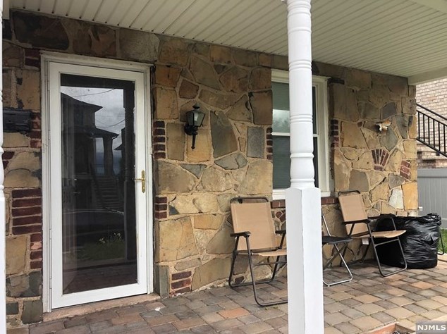 266 9th St, Palisades Park, NJ 07650