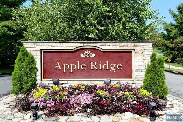 148 Fisher Rd, Mahwah, NJ 07430