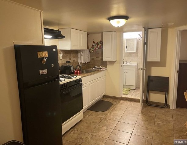 5 Lincoln Pl, Cliffside Park, NJ 07010