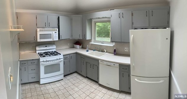 164 Doretta St, Westwood NJ  07675-6243 exterior