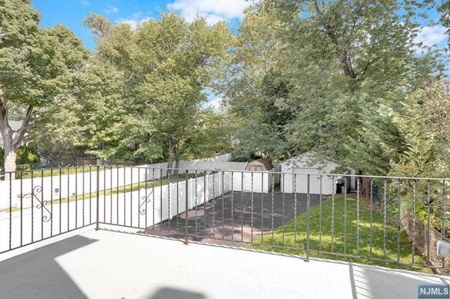 75 Prospect Pl, Rutherford NJ  07070-1112 exterior