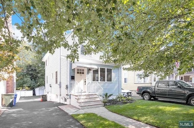 75 Prospect Pl, Rutherford, NJ 07070-1112