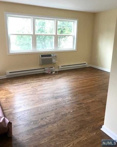 213 Maple Ave, Park Ridge NJ  07656-1261 exterior