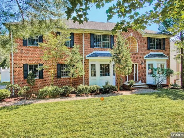 375 Mountain Ave, Westwood, NJ 07676