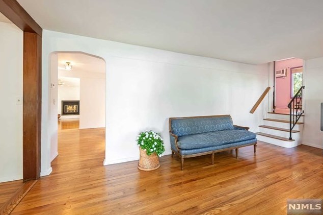 1119 Warren St, N Milford, NJ 07646