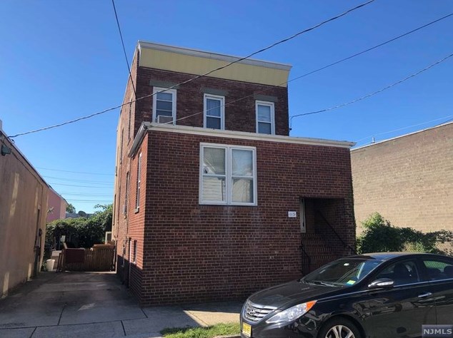 113 Troast St, Hackensack, NJ 07601-5314