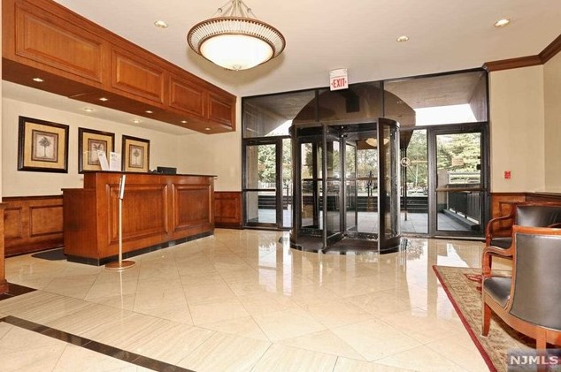 2 Horizon Rd, West Fort Lee NJ  07024-6503 exterior