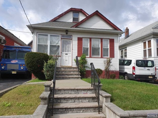 124 30th St, Paterson NJ  07514-1856 exterior