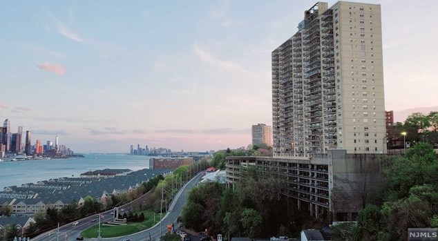 6600 Blvd E #22k, West New York, NJ 07093