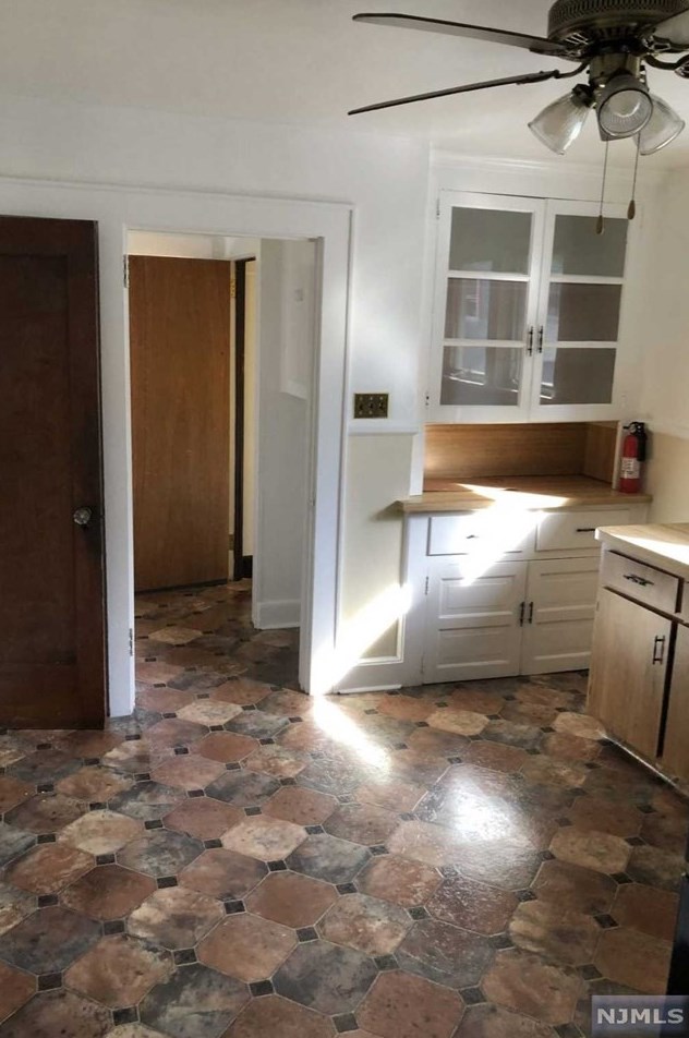 93 Bay Ave #2nd Fl, Bloomfield, NJ 07003