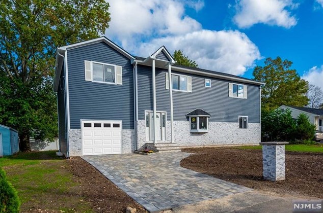 17 Maple Ave, Mahwah, NJ 07430