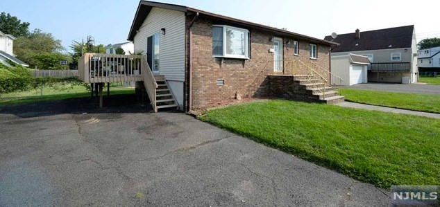 14 Jefferson St, Little Ferry, NJ 07643