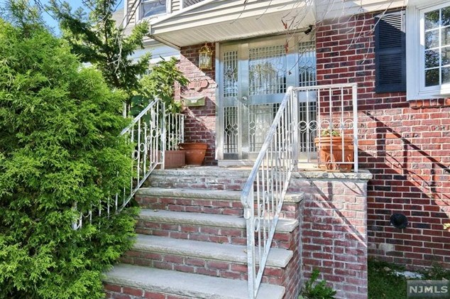 1147 Cumbermeade Rd, West Fort Lee, NJ 07024