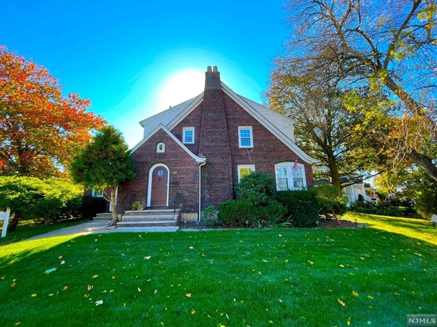 60 Church St, Bergenfield, NJ 07621-4603