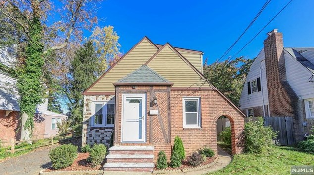695 Ramapo Rd, Teaneck, NJ 07666