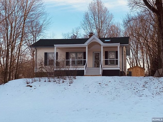 416 Lake Rd, Wyckoff, NJ 07481