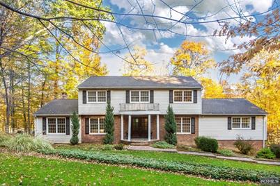 639 Pawnee Lane - Photo 1