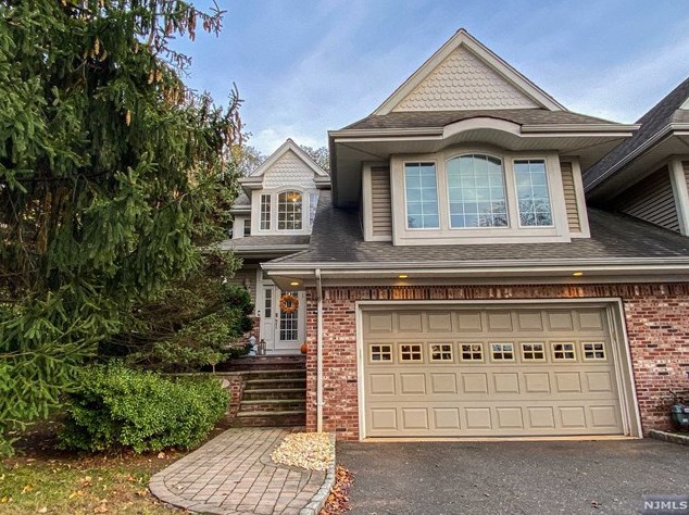 318 County Rd, Tenafly, NJ 07670
