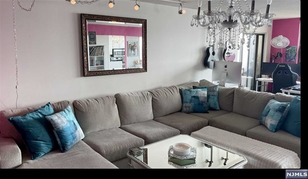 250 Gorge Rd #21l, Cliffside Park, NJ 07010
