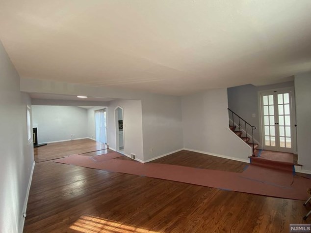 15 Margie Ave, Cresskill, NJ 07626
