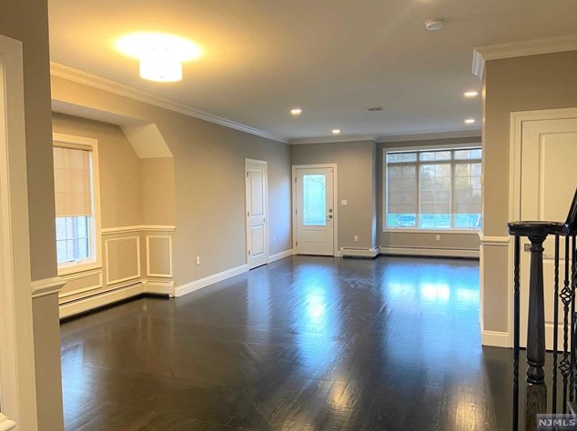 2342 Short St, West Fort Lee, NJ 07024