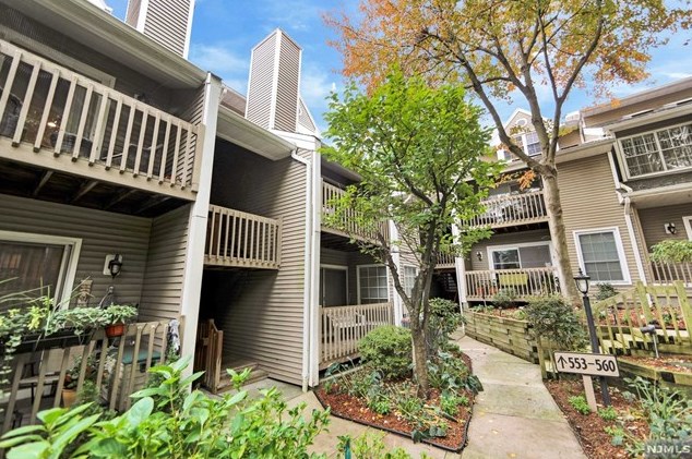 549 Windsor Dr #549, Palisades Park, NJ 07650