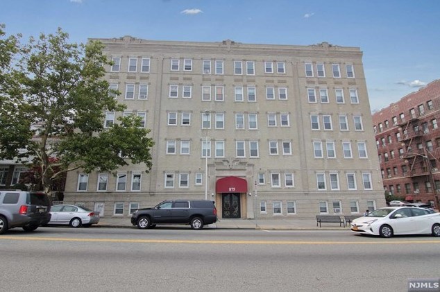 875 Boulevard E #31, Union City, NJ 07086