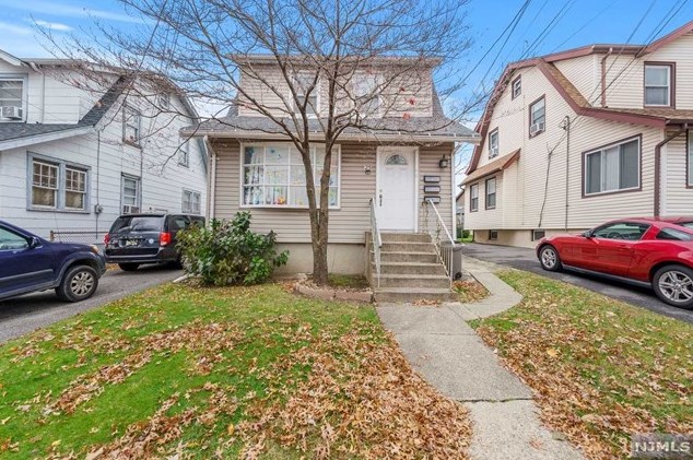 25 E Edsall Blvd, Palisades Park, NJ 07650