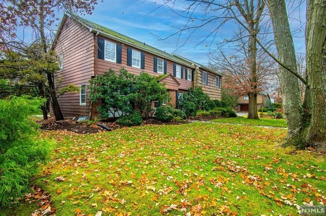 33 Johnson Ave, Englewood, NJ 07632