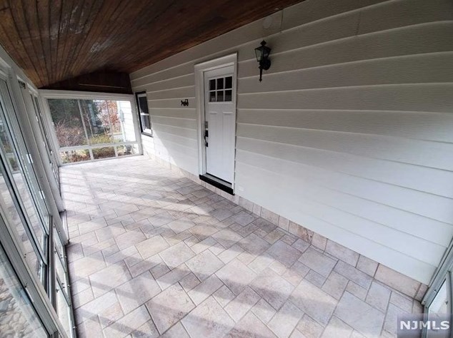 875 Franklin Ave, Franklin Lakes, NJ 07417