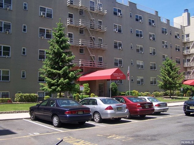 2195 N Central Rd #1h, West Fort Lee, NJ 07024