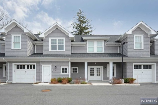 201-205 Franklin Ave #205d, Midland Pk, NJ 07432