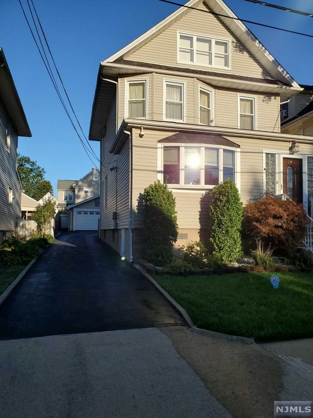 30 Voorhees Pl, Ridgefield Park, NJ 07660