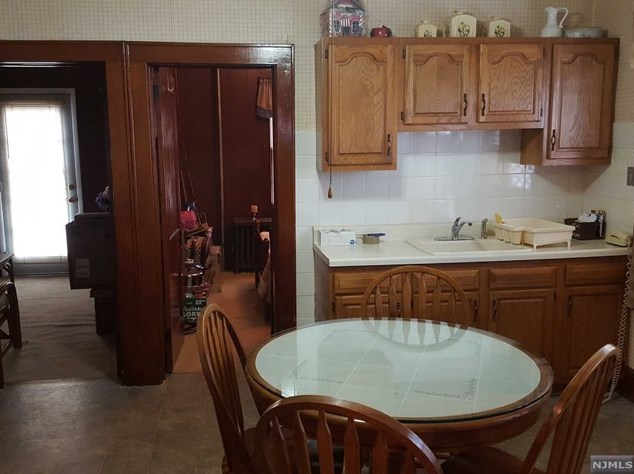 419 Washington St, Carlstadt, NJ 07072