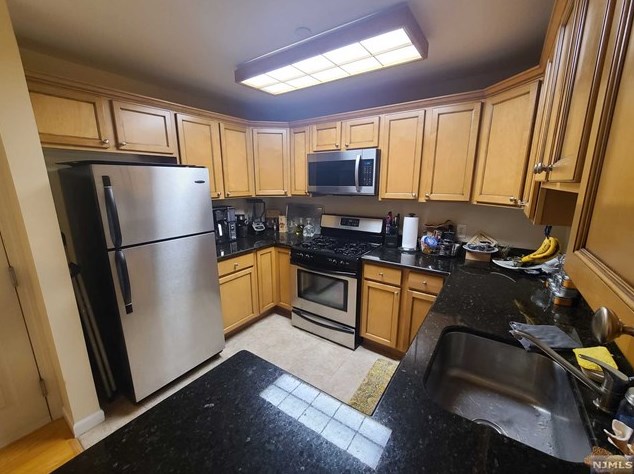 275 State St Apt 4d, Hackensack, NJ