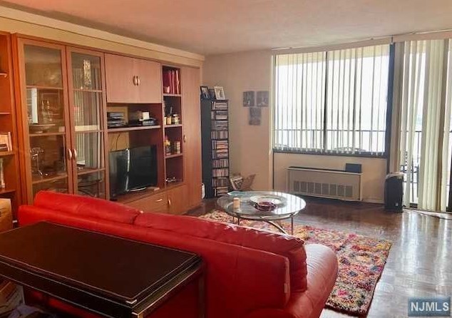 200 Winston Dr #812, Cliffside Park, NJ 07010