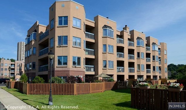 304 Franklin Ct #304, Edgewater, NJ 07020