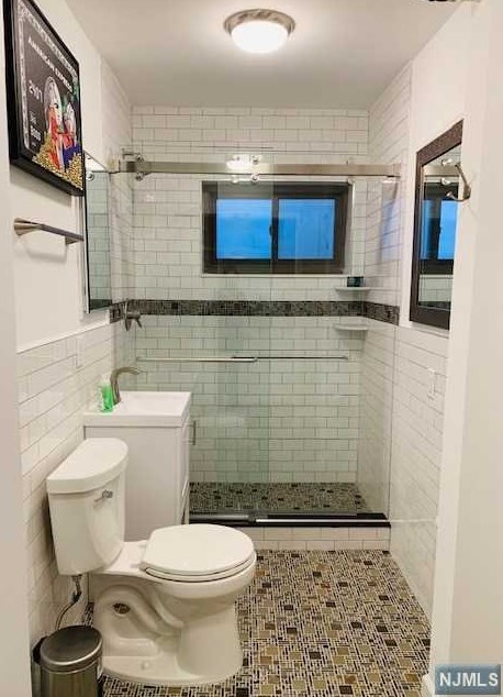 421 Park Pl #5j, West Fort Lee, NJ 07024