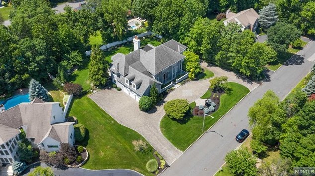 15 Hunter Ridge, Westwood, NJ 07677