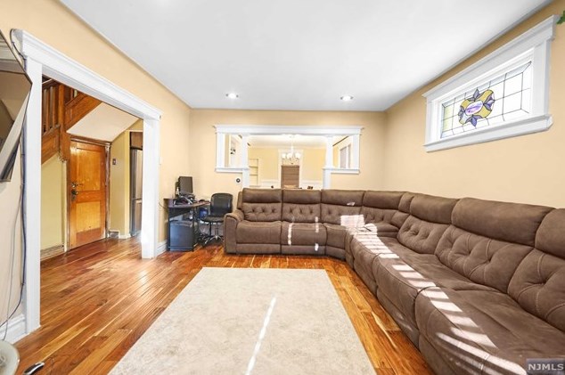 900 82nd St, North Bergen, NJ 07047