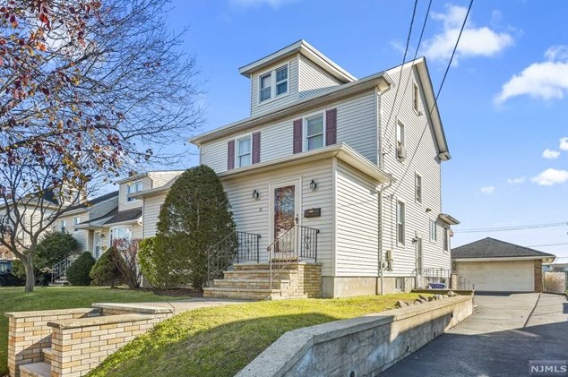 30 E Washington Ave, Elmwood Park, NJ 07407