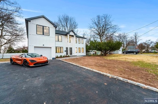 628 Knickerbocker Rd, Cresskill, NJ 07626