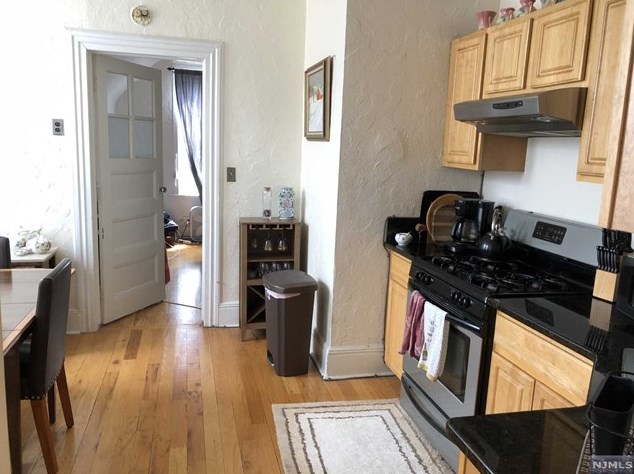 19 Cooper Pl, Union City, NJ 07086