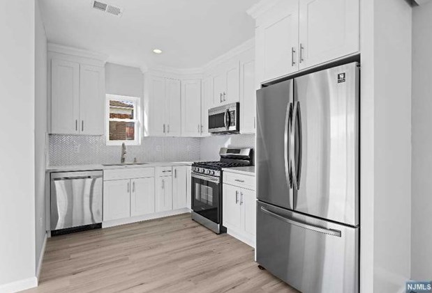 21 Harding Ave, Clifton NJ  07011-2209 exterior