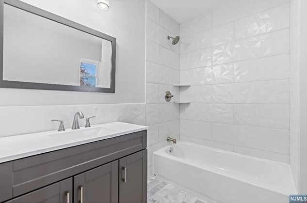 21 Harding Ave, Clifton NJ  07011-2209 exterior
