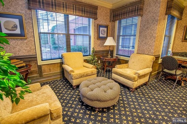 80 Ridgewood Rd #218, Westwood, NJ 07676