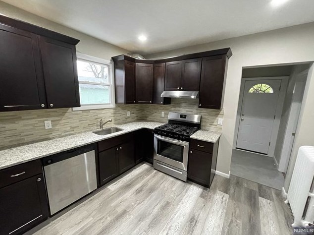 32 Tuscarora St, Bergenfield, NJ 07621