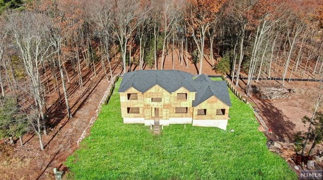 45 Heritage Dr, West Milford, NJ 07480