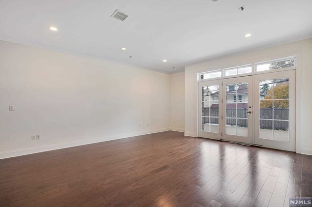 500 Anderson Ave #104, Cliffside Park, NJ 07010